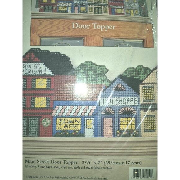 Bucilla Main Street Plastic Canvas Door Topper Kit 6190 - Picture 3 of 6